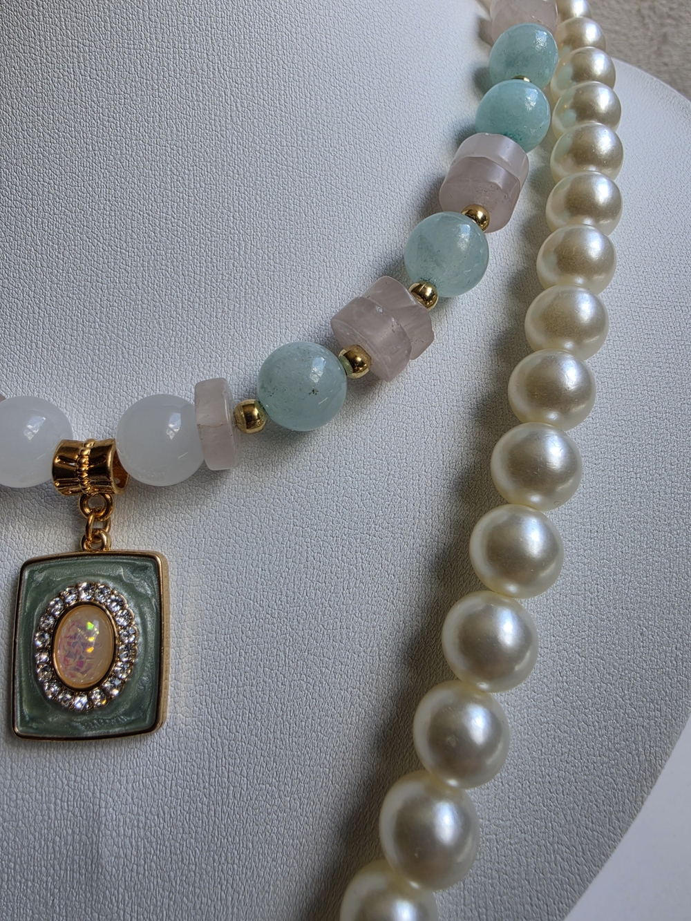 Elegant Mint & Pearl Layered Necklace with Pendant - Picture 6 of 6